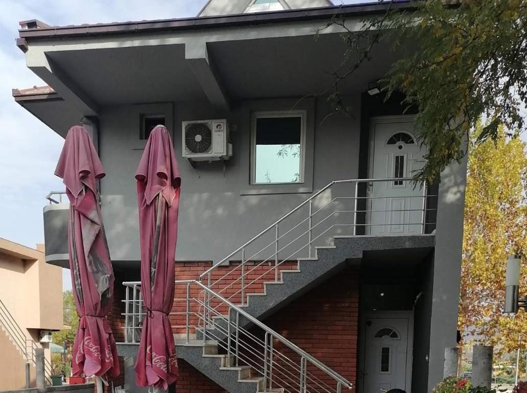 Gradsko Hostel „Ж" מראה חיצוני תמונה